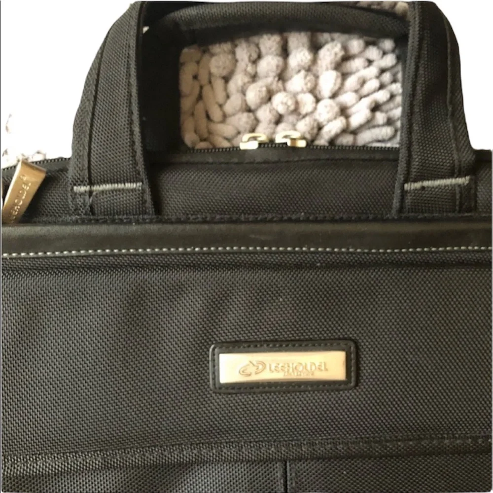 Leeholdel Collection Laptop Messenger Handheld Bag